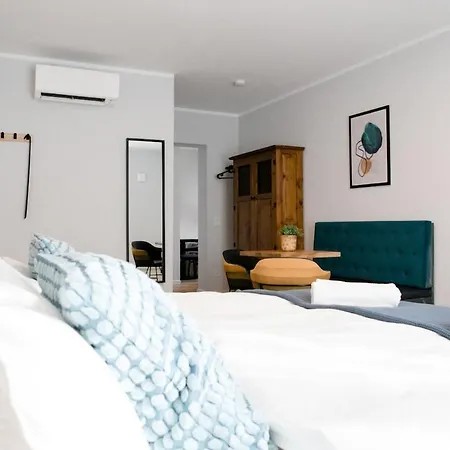 Bonquartier - Luxapt#3 Chice, Moderne Mit Self Check-in, Voll Ausgestatteter Kueche, Klimaanlage Und Parkplatz Apartment