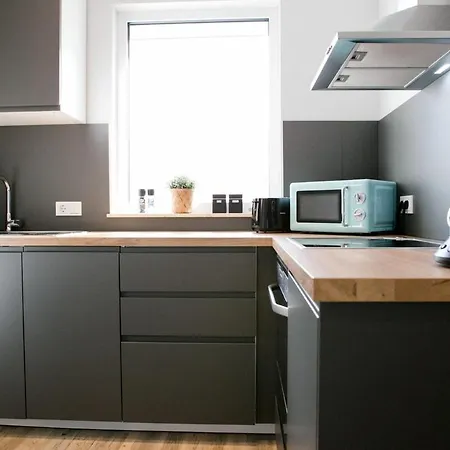 Bonquartier - Luxapt#3 Chice, Moderne Mit Self Check-in, Voll Ausgestatteter Kueche, Klimaanlage Und Parkplatz Apartment *