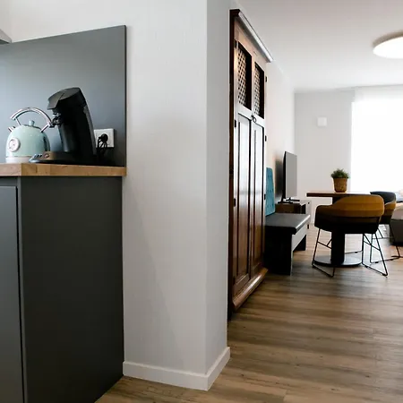 Апартаменты Bonquartier - Luxapt#3 Chice, Moderne Mit Self Check-in, Voll Ausgestatteter Kueche, Klimaanlage Und Parkplatz *