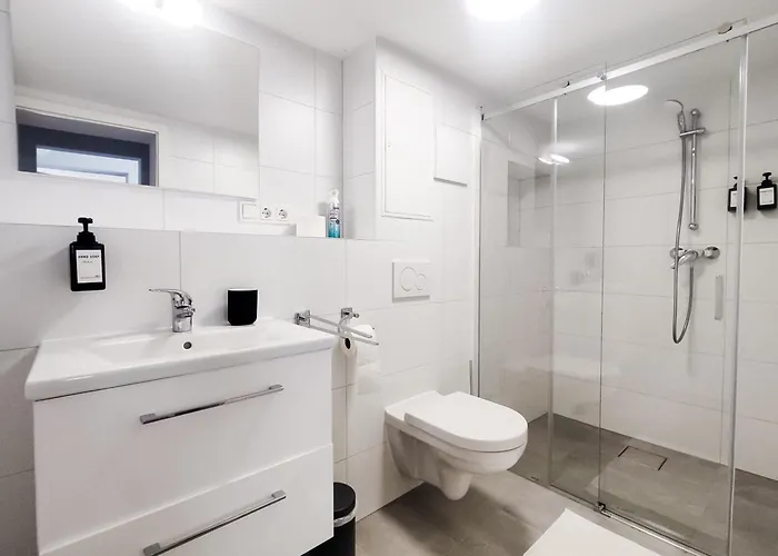 Bonquartier - Luxapt#3 Chice, Moderne Mit Self Check-in, Voll Ausgestatteter Kueche, Klimaanlage Und Parkplatz *